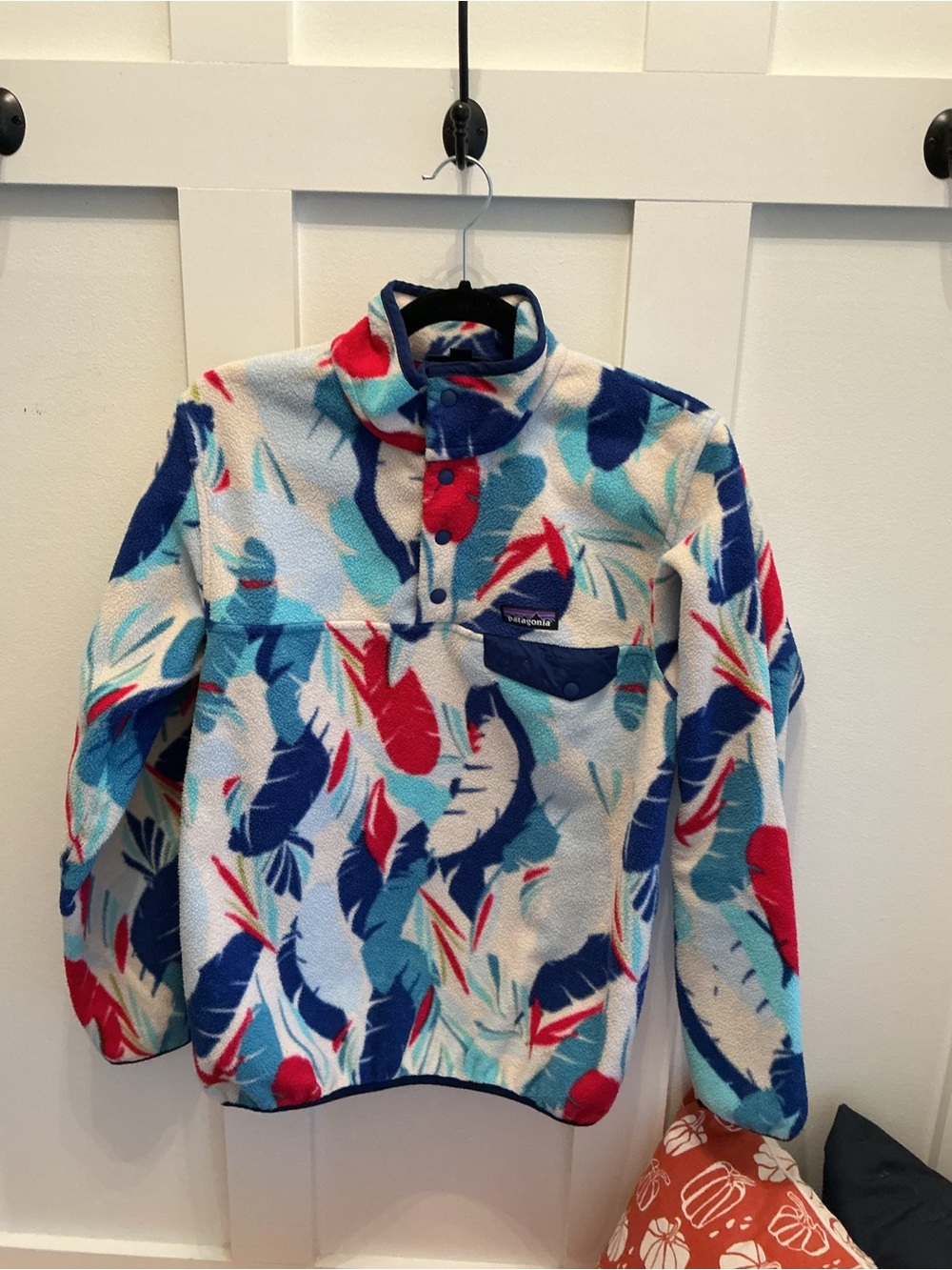 Patagonia Women’s Synchilla Fleece Red, Blue, Feather-Print Fleece Pullover
